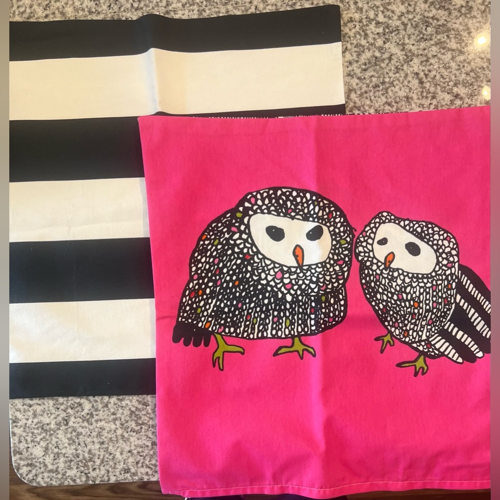 NEW Set of 2 Decorative Pink and Black Owls Pillow Covers